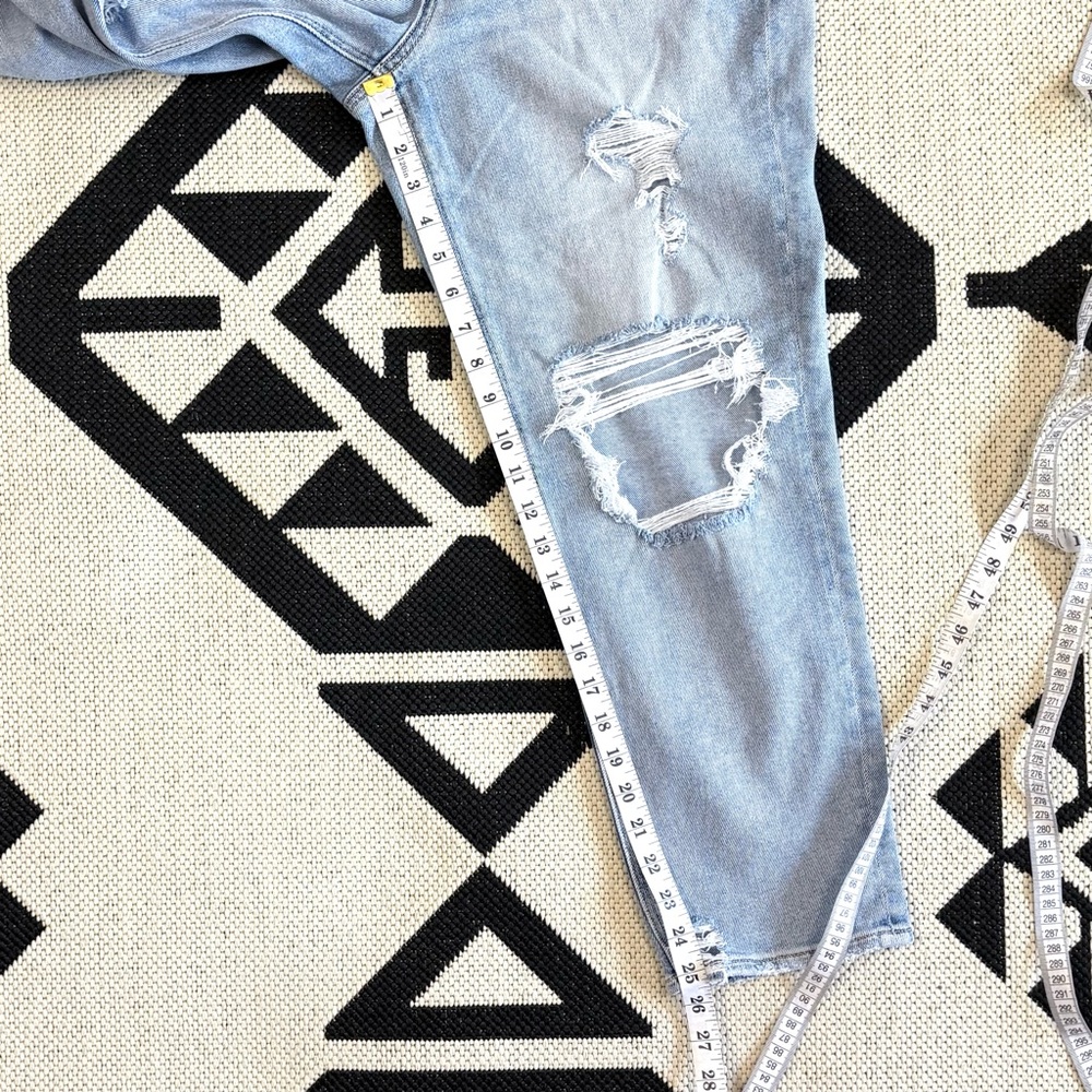 American Eagle Stretch Ripped High Rise Mom Jean in Emotional Blue Size 12 - Picture 8 of 14